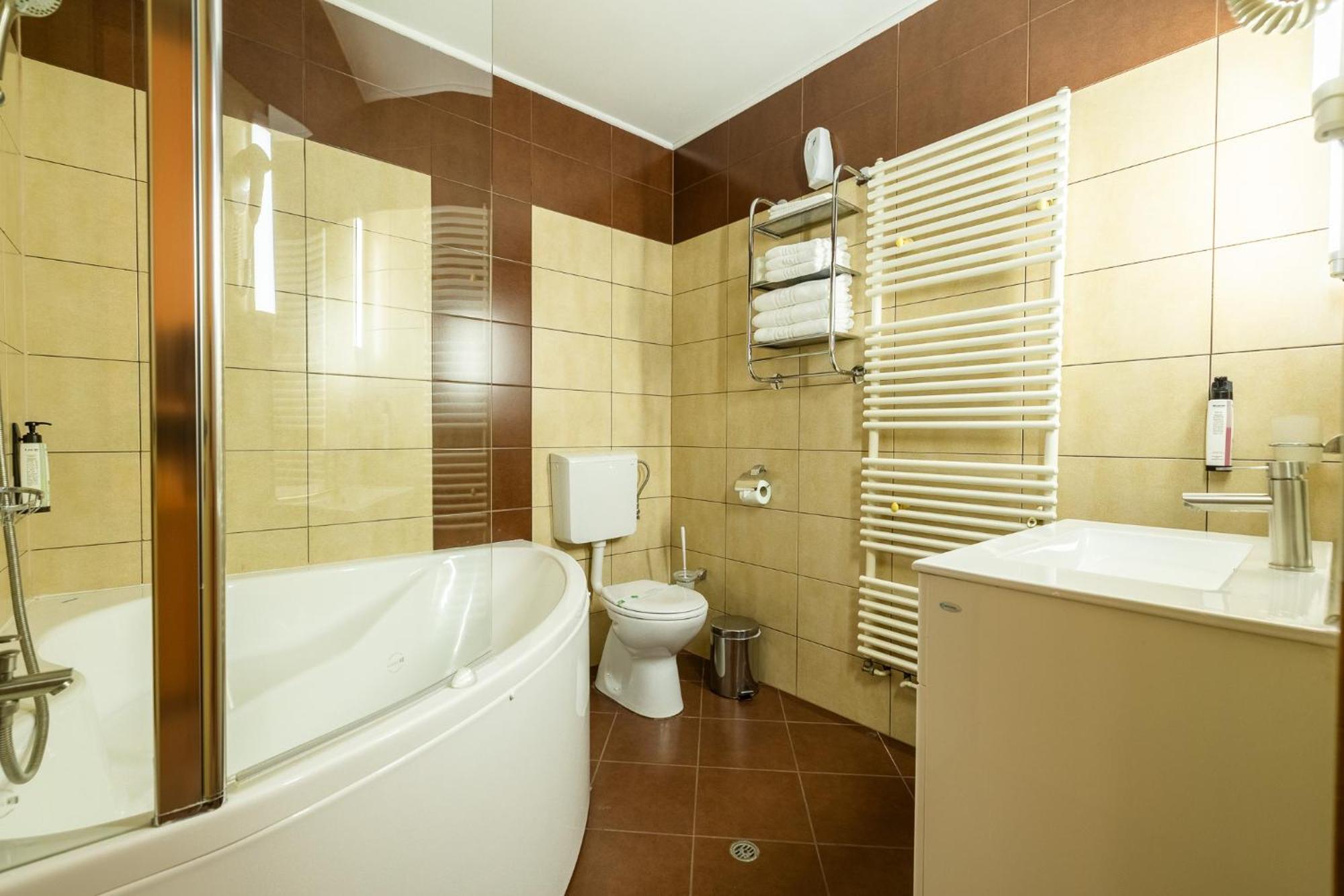 Pensiunea Floarea Soarelui Braşov Exterior foto